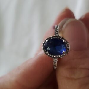 Rhodium plated ring‎ with blue oval stone